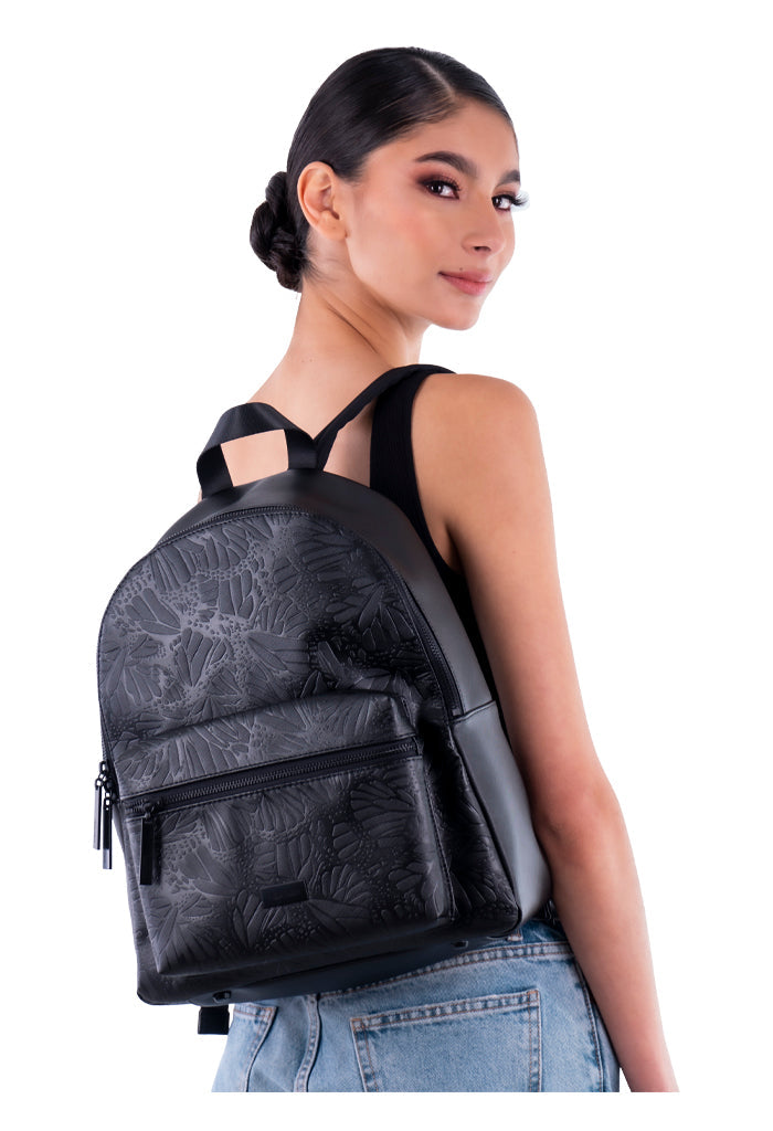 Backpack Nuuk Herraje Negro Grabado Mariposa Negro