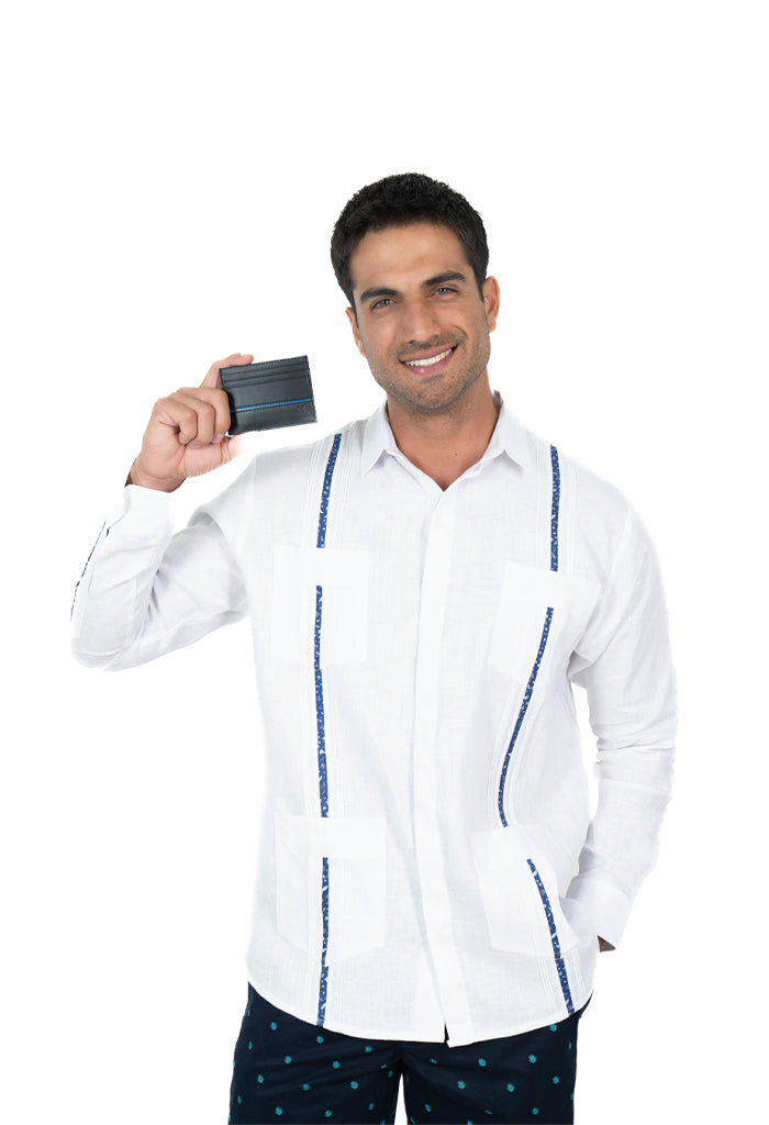 Tarjetero Kukxaan Negro Ribete Azul Campos de Agave