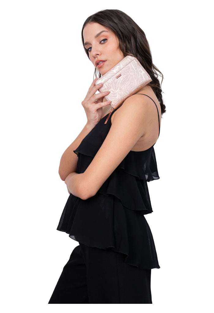 Cartera Mediana Saffiano Grabado Mariposa