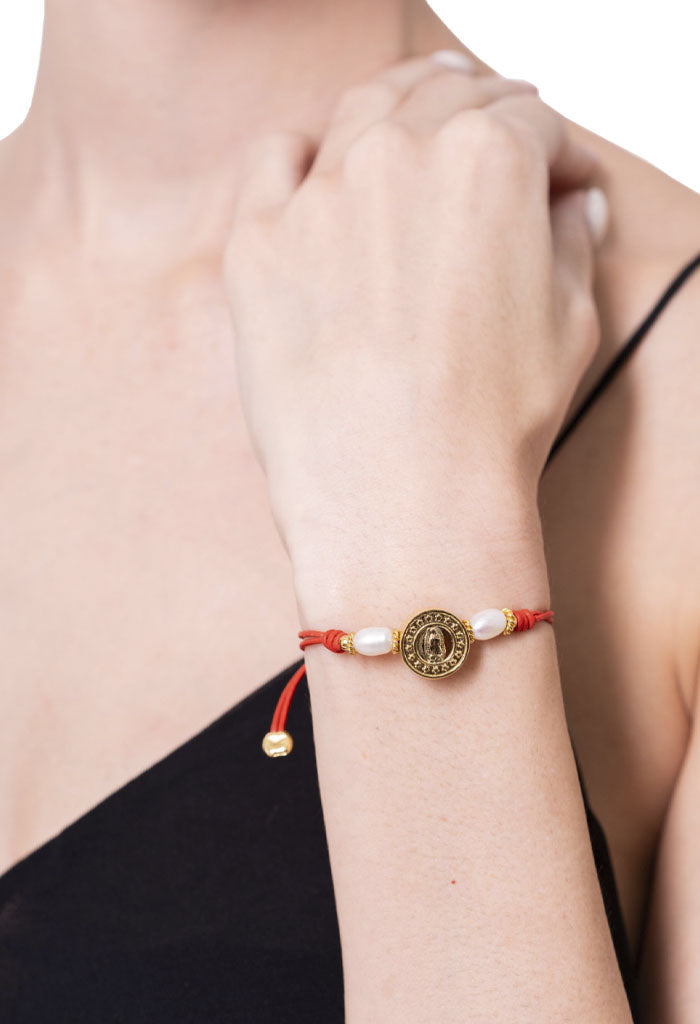 Pulsera Cuero Rojo 2 Perlas Virgen Baño Oro
