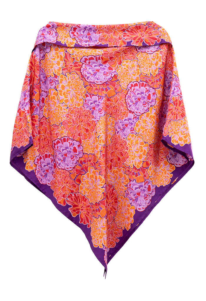 Poncho Cempasúchil Ofrenda