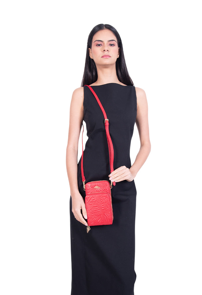 Porta Celular Naab de Piel Grabado Mariposa