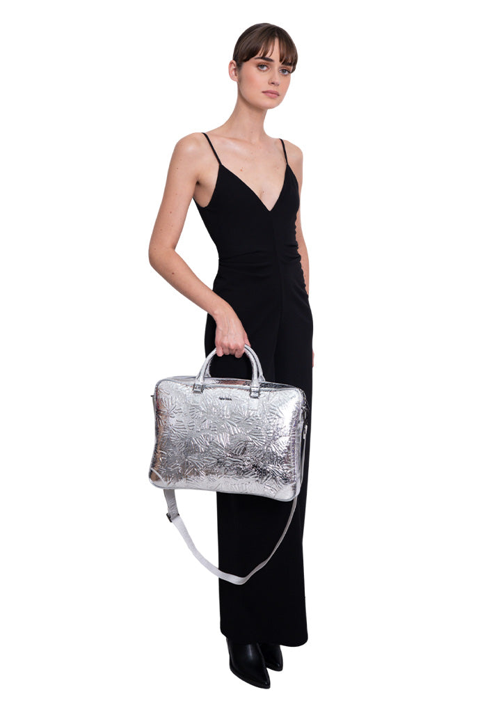 Porta Laptop Tseél de Piel Grabado Mariposa