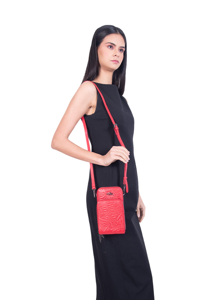 Porta Celular Naab de Piel Grabado Mariposa