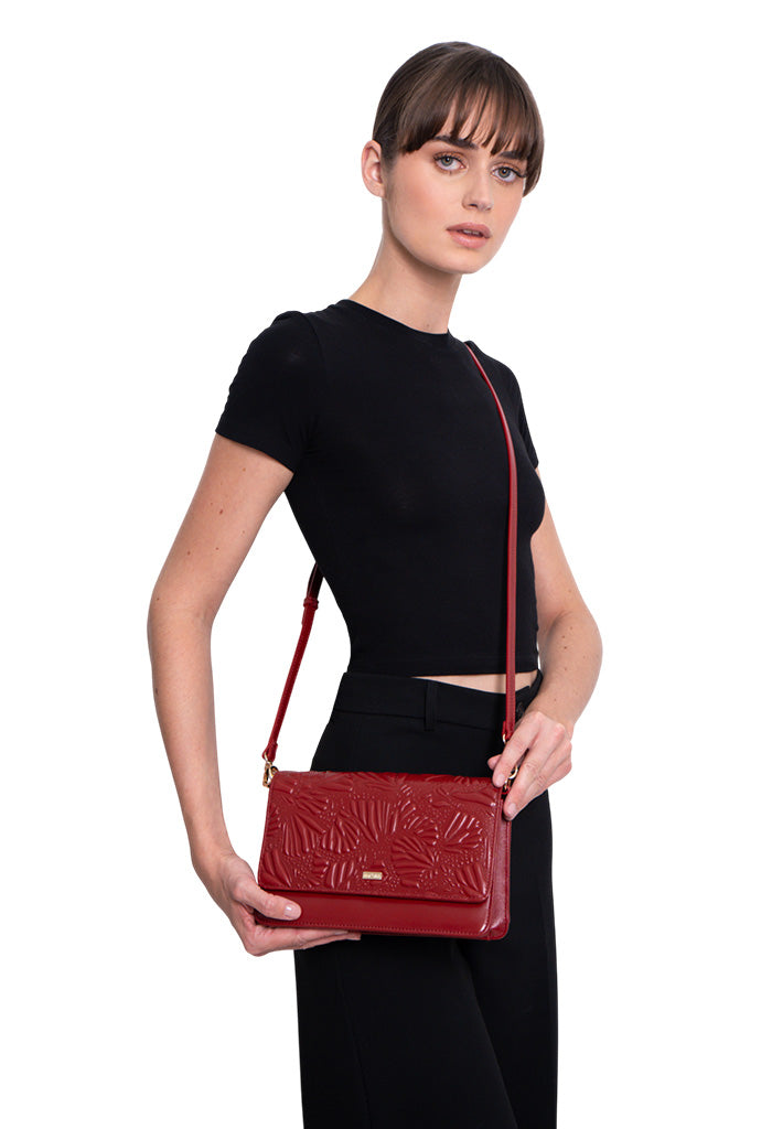 Bolsa Kalan de Piel Grabado Mariposa