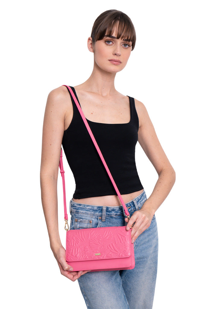 Bolsa Kalan de Piel Grabado Mariposa