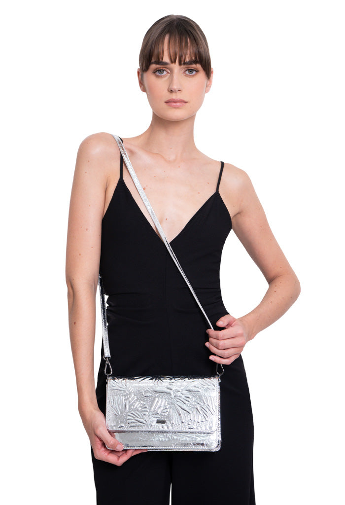 Bolsa Kalan de Piel Grabado Mariposa