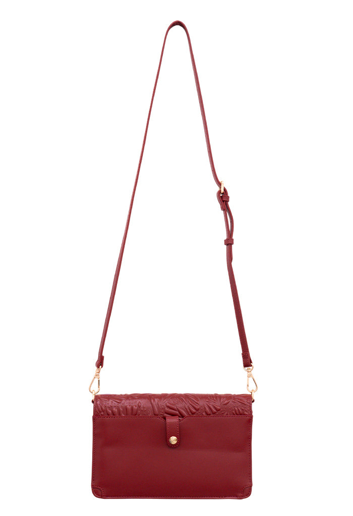 Bolsa Kalan de Piel Grabado Mariposa