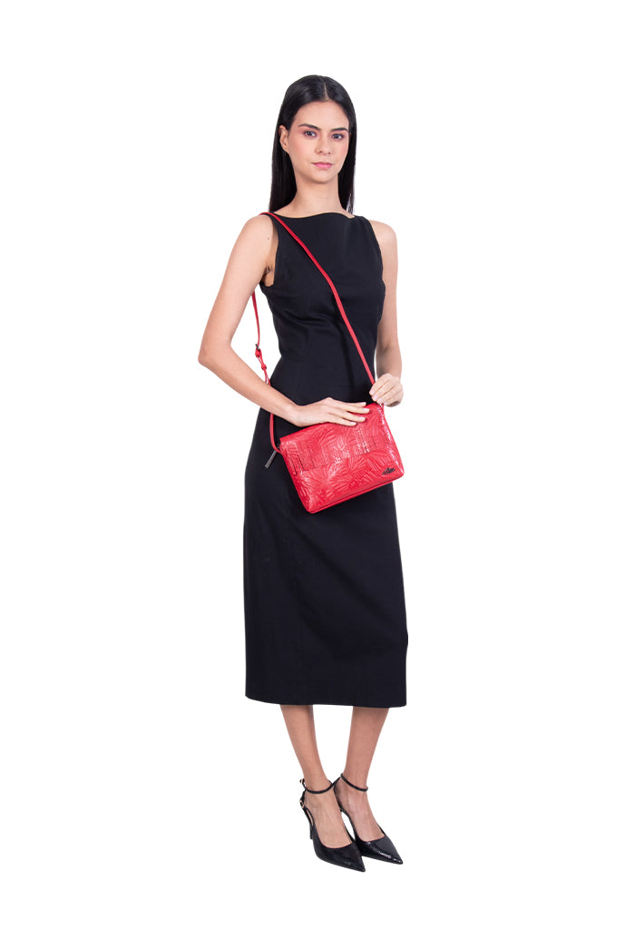 Crossbody Paach de Piel Grabado Mariposa