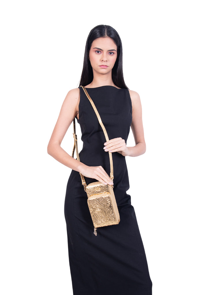 Porta Celular Naab de Piel Grabado Mariposa