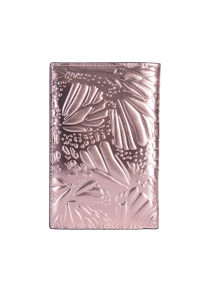 Porta Pasaporte Xuul de Piel Grabado Mariposa