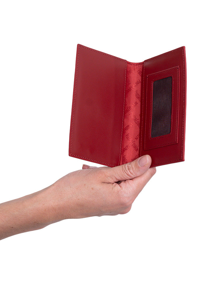 Porta Pasaporte Xuul de Piel Grabado Mariposa