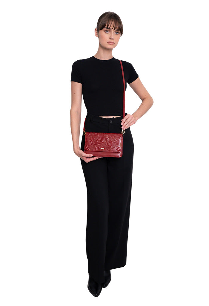 Bolsa Kalan de Piel Grabado Mariposa