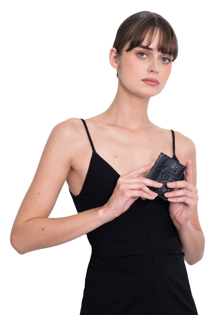 Tarjetero Kuxtal Piel Grabado Mariposa