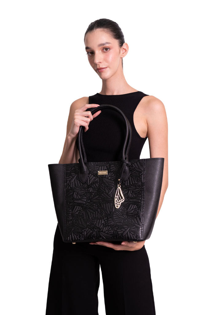 Tote Kuuch Saffiano Grabado Mariposa Negro