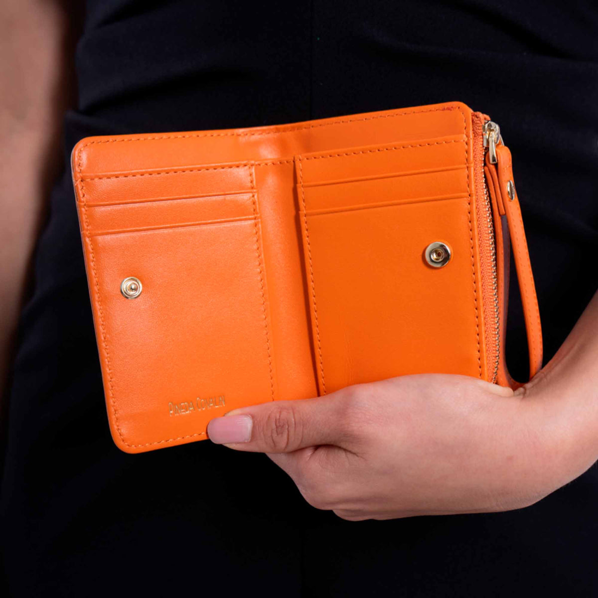 Cartera Naay Piel Pineda Covalin Grabado Cempasúchil
