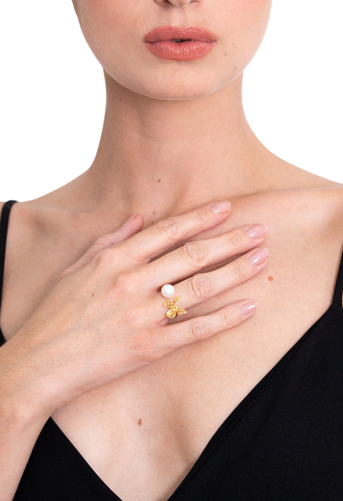 Anillo Unitalla Mariposa Monarca Perla Baño Oro