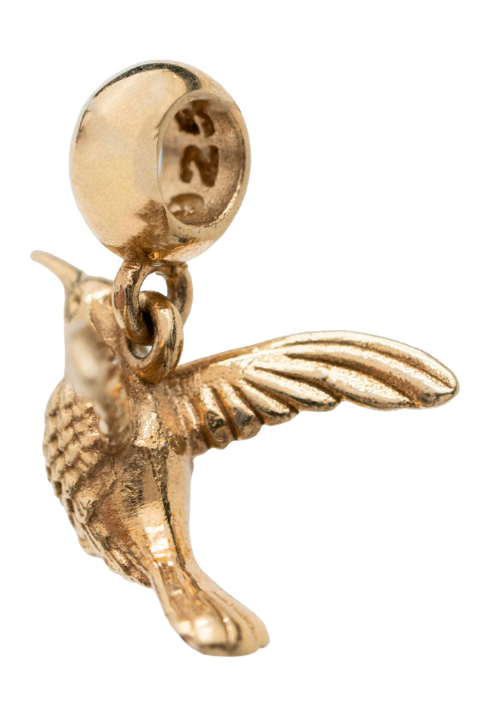 Amuleto para Brazalete Ala de Colibrí Baño Oro