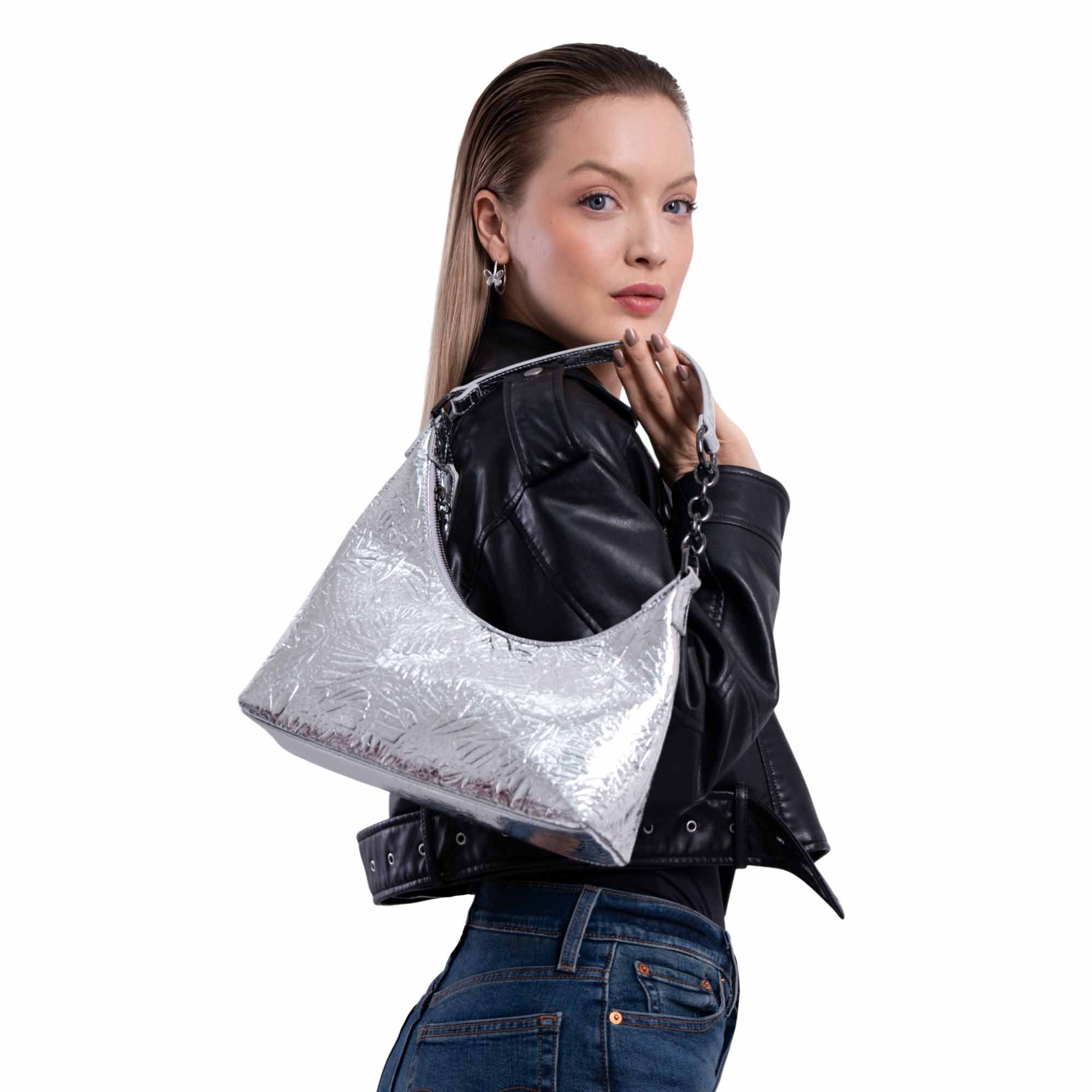Bolsa Hobo Sáasil Piel Grabado Mariposa