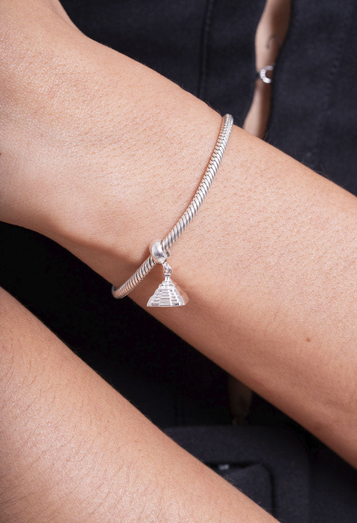 Amuleto para Brazalete Pirámide