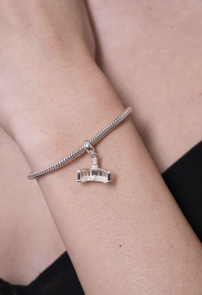 Amuleto para Brazalete Hemiciclo a Juárez