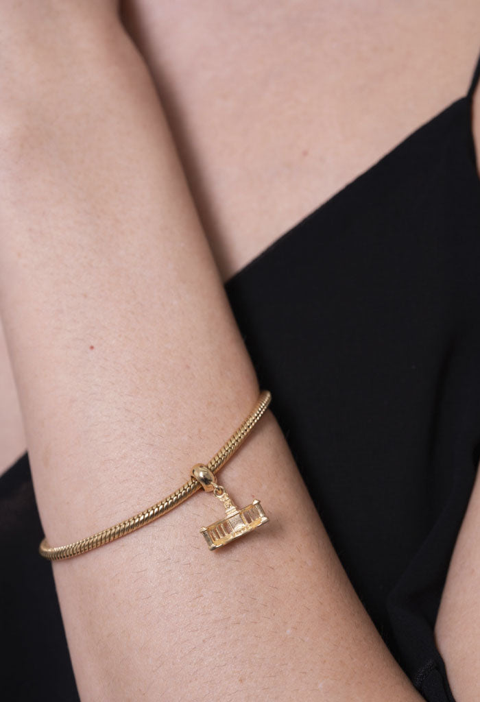 Amuleto para Brazalete Hemiciclo a Juárez Baño de Oro