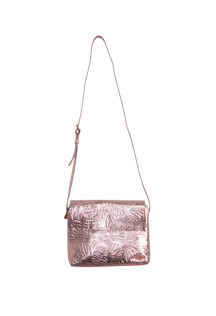 Crossbody Paach de Piel Grabado Mariposa