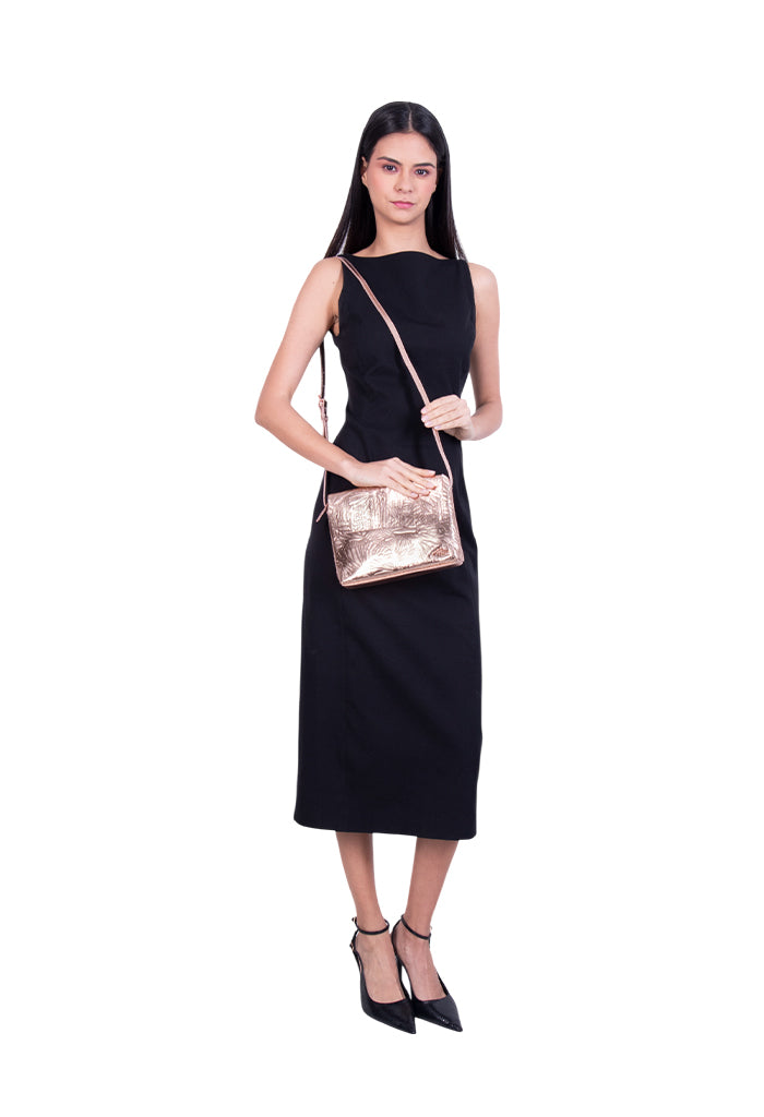 Crossbody Paach de Piel Grabado Mariposa